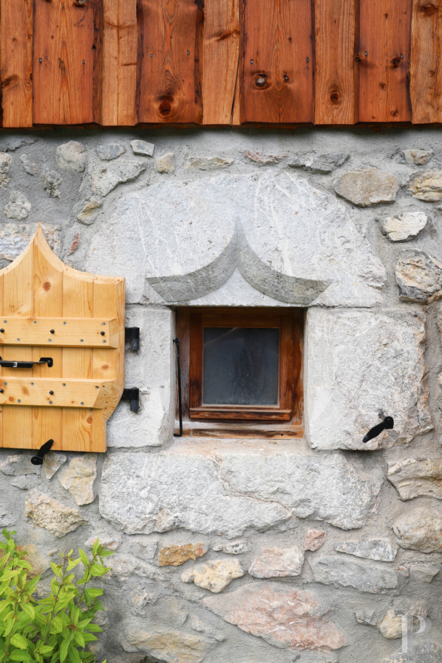 A traditional chalet barn surrounded by alpine pastures in Haute-Savoie, not far from Morzine - photo  n°35